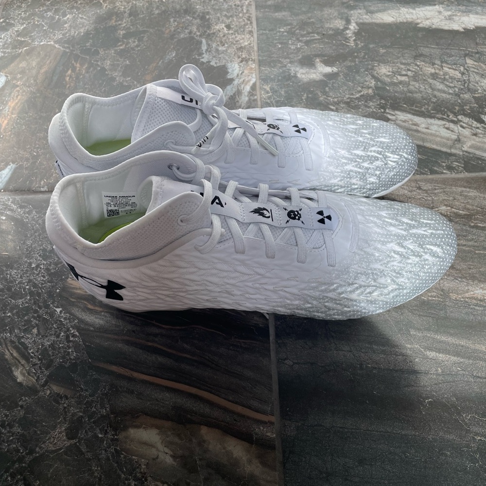 Under Armour Men's White and Gray Football Cleats